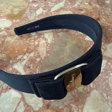 페라가모 리본 머리띠 블랙