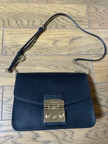 FURLA 메트로폴리스
