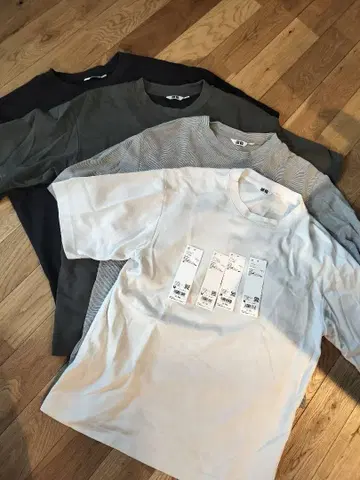 UNIQLO U 에어리즘 코튼 오버 사이즈 T 심플 T셔츠 4개 세트
