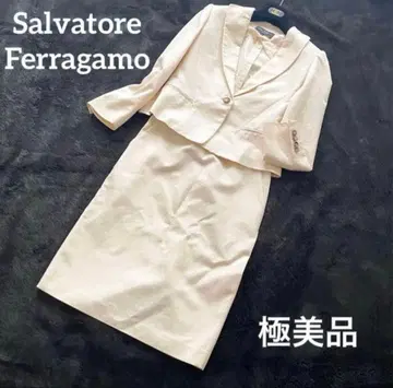 새상품급 Salvatore Ferragamo 페라가모 아이보리 수트
