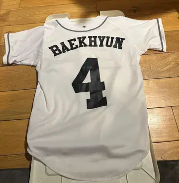 EXO 백현 베이스볼 셔츠