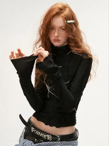MAMC 터틀넥 블랙 그런지 상의