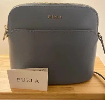 새상품급 FURLA 라이트 블루 숄더백