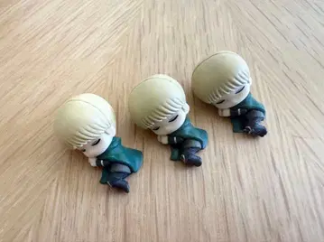 진격의 거인 알민 잠자는 대