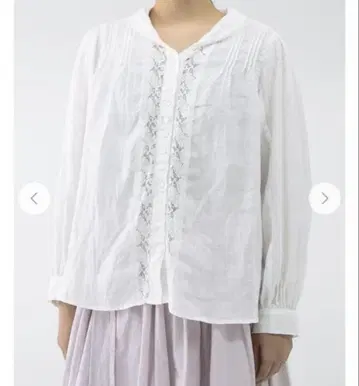 새상품급 nest Robe 네스트로브 린넨 레이스 세일러 카라 블라우스