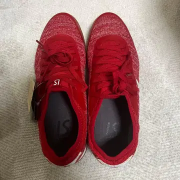 루스이슨 브라 풋살화 24.5cm