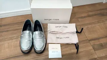 세르지오로시 SergioRossi 실버 로퍼 38.5 잡지 게재