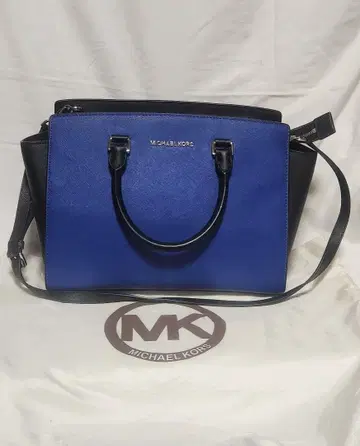 MICHAEL KORS 파랑과 블랙의 숄더백