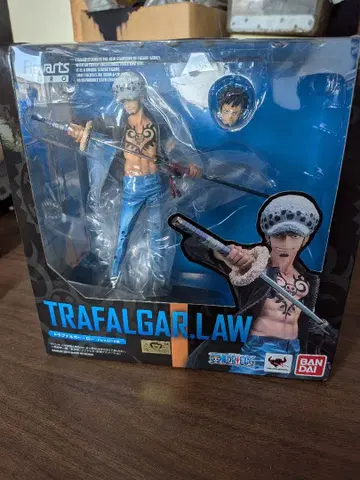 TRAFLGAR.LAW 가동 피규어