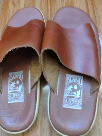 ISLAND SLIPPER 브라운 슬라이드 샌들 8인치