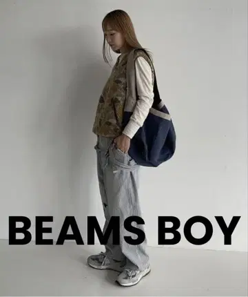 BEAMS BOY 빔즈 보이 뉴스 페이퍼 백 네이비와 베이지
