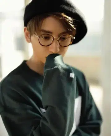 AAA 아타에 신지로 iamwhatiam 맨투맨 그린