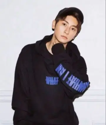 AAA 아타에 신지로 iamwhatiam 후드티 150 사이즈