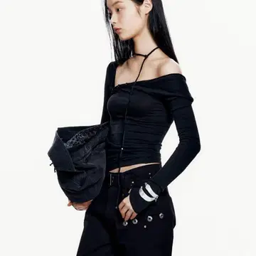 hyein seo 26ss TWISTED LONG SLEEVE