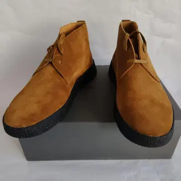 UNITED ARROWS 유나이티드 애로우즈 스웨이드 처카 부츠