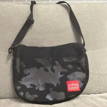 Manhattan Portage 메신저 백 블랙 카모 패턴