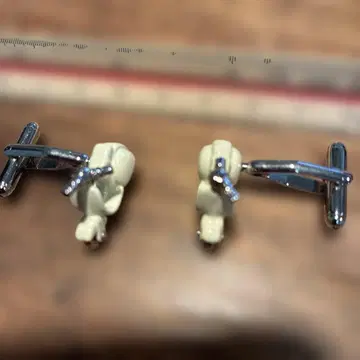 베스파 vespa 커프스 아이보리와 크롬