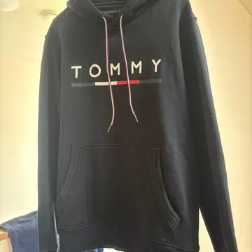 TOMMY HILFIGER 블랙 후드티