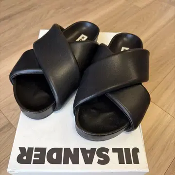질샌더 블랙 샌들 사이즈 40 J32WP9001