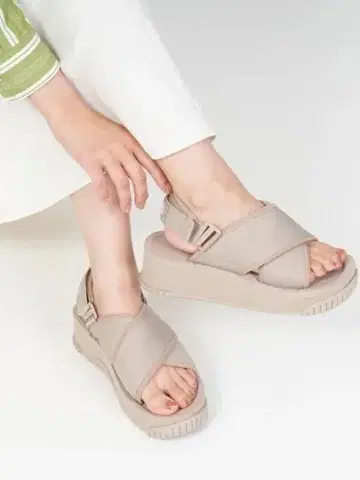샤카 SHAKA 네오 피에스타 플랫폼 택 포함 새상품 통굽 샌들