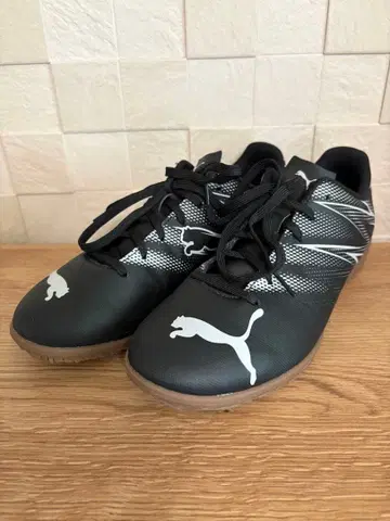 Puma 축구화 25.5cm 블랙/화이트