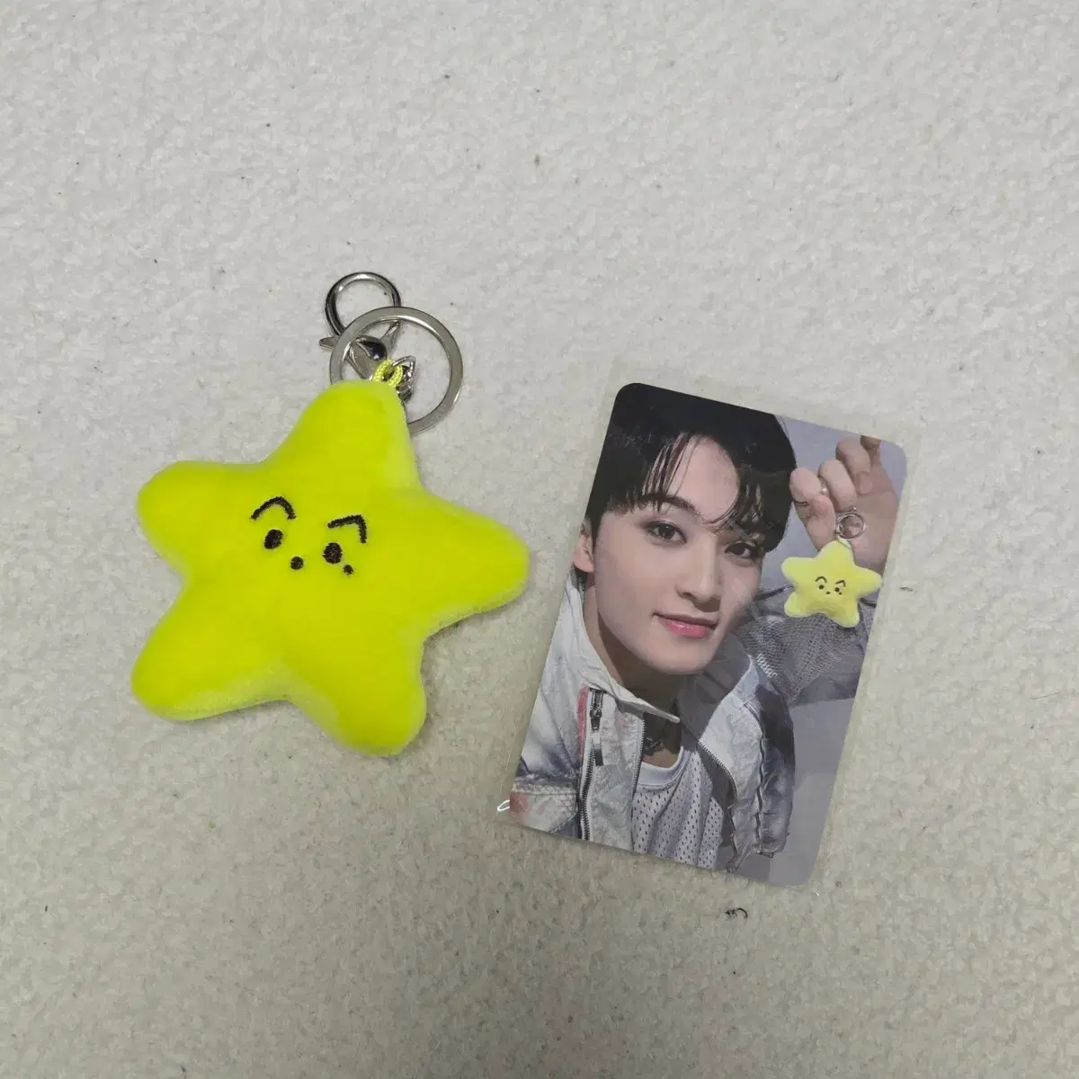 Nct Mark md Keyring (Paprika) + The Firstfruit Album | Bunjang Global