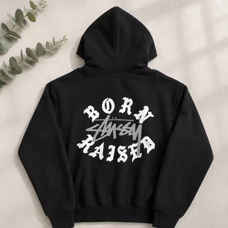 스투시 x 본앤레이즈드 로고 후드 집업 블랙