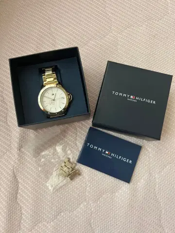 TOMMY HILFIGER 손목시계