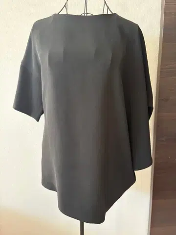 엔폴드 비대칭 반팔 상의 38