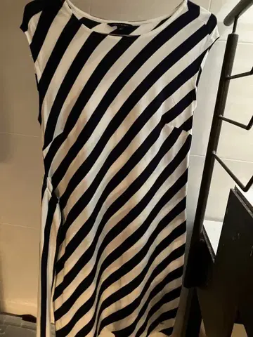 TOMMY HILFIGER 스트라이프 슬리브리스 원피스 S/P