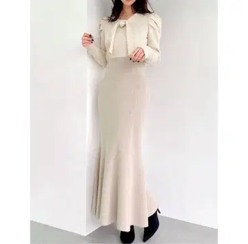 리젝시 보타이 머메이드 니트 원피스 화이트
