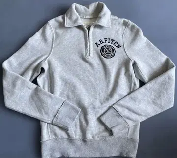 고급 Abercrombie & Fitch 카라 부착 맨투맨