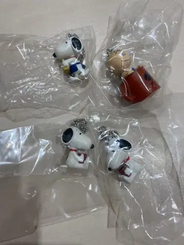스누피 피규어 4개 세트 PEANUTS
