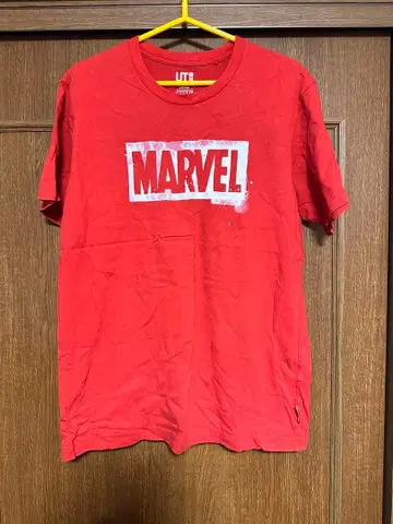 유니클로 MARVEL 로고 T셔츠 빨간색 새상품급