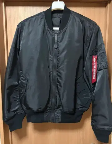ALPHA INDUSTRIES 2000 MA-1 코어 스펙 US 모델