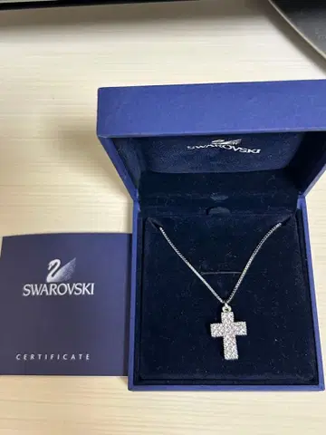 Swarovski 크로스형 목걸이