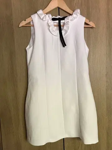 Bibiy. MONIQUE FRILL DRESS 슬리브리스 미니 원피스