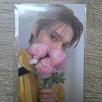 up10tion  burst トレカ　업텐션 포카　photocard 에이티즈 우영 애니티즈 팝업 10만원 특전 포카 | 브랜드 중고거래
