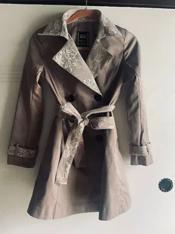CECIL McBEE 세실 맥비 레이스 트렌치코트 패셔너블