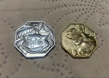 포켓몬 메달 컬렉션 XY 이상해꽃 (은) 이벨타르 (금)