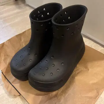 crocs 크러쉬 부츠 블랙