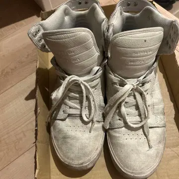 SUPRA 하이컷 스니커즈