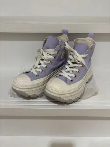 CONVERSE 통굽 하이컷 스니커즈 라벤더 23.5cm