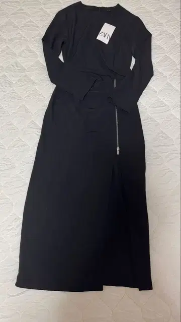 ZARA 드레이프 미디 드레스 지퍼 포함 블랙 XS