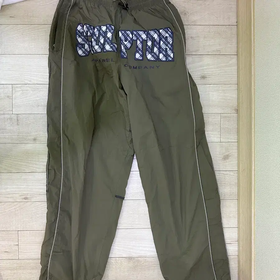 Sculptor Glitter Bootcut Sweatpants | Bunjang Global