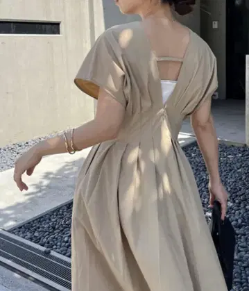 카프리슈 마쥬 허리 턱 플레어 원피스 PS