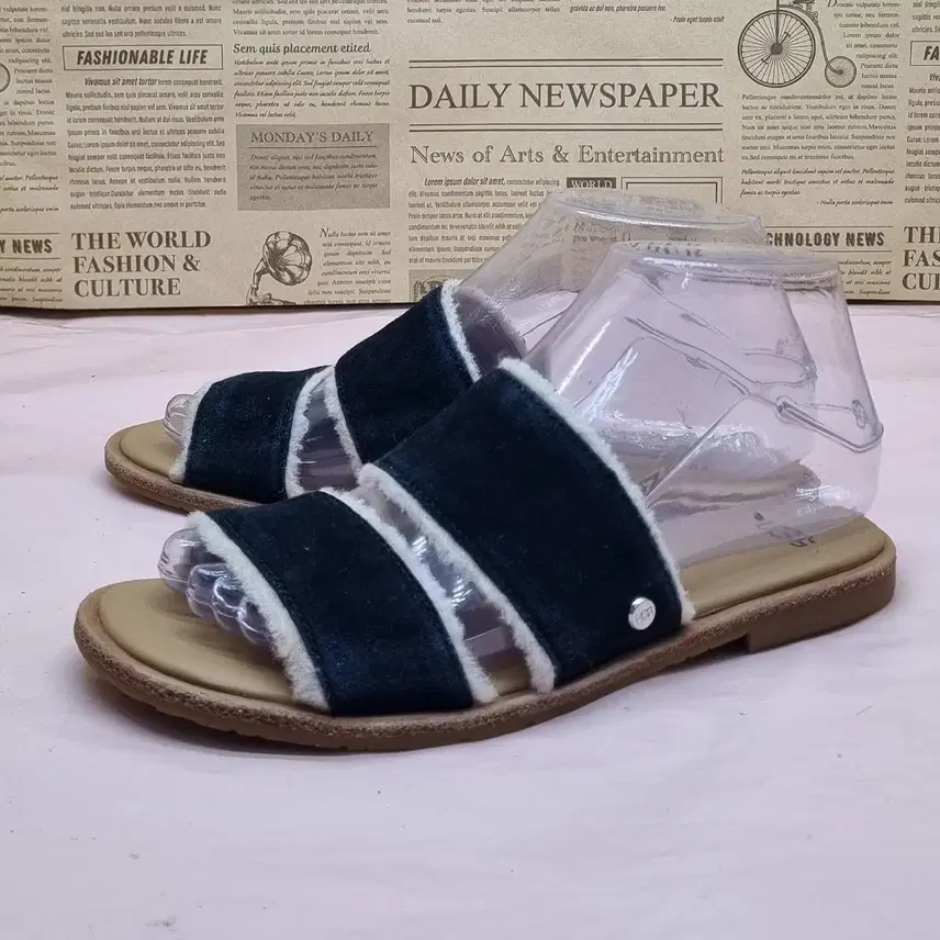 UGG UGG 女性スリッパ230