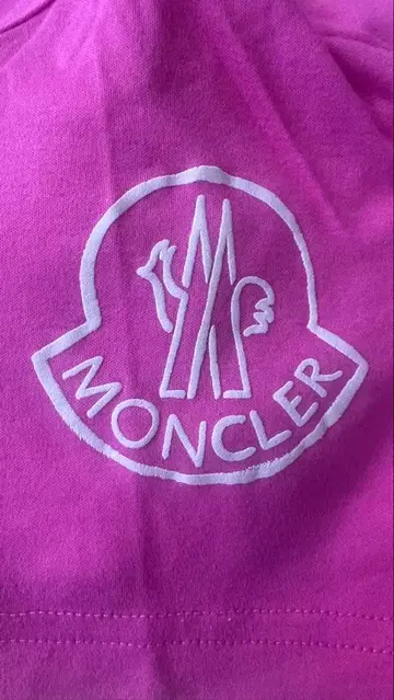 MONCLER 핑크 반팔 T셔츠