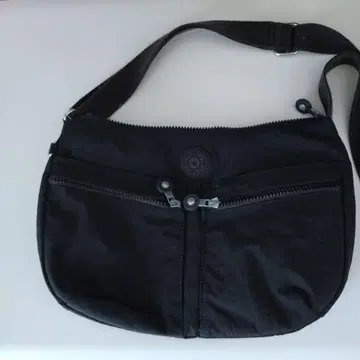 Kipling 숄더백 이젤라 블랙
