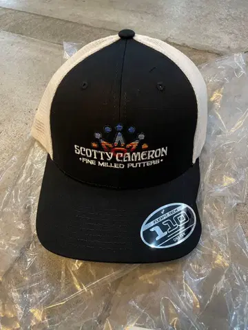 Scotty Cameron 트래커 캡 블랙/화이트